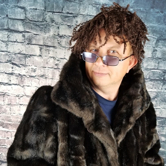 The Right Clothes at the Right Time. Every Time. - Picture 4 of 7